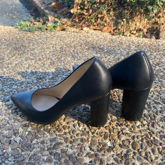 Classy Nine West Heels - Picture 3 of 6